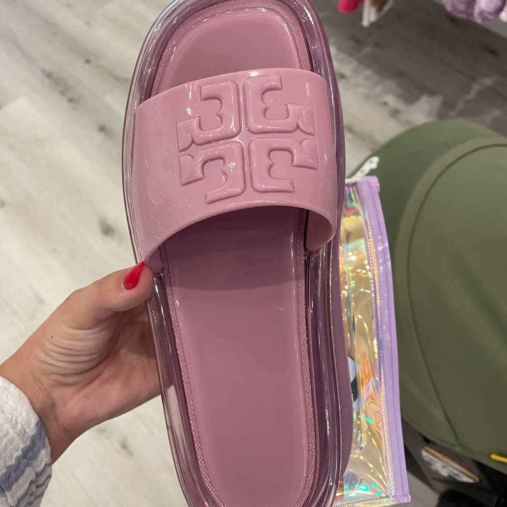 Tory Burch jelly sandals size 8.5.. I’m usually an 8